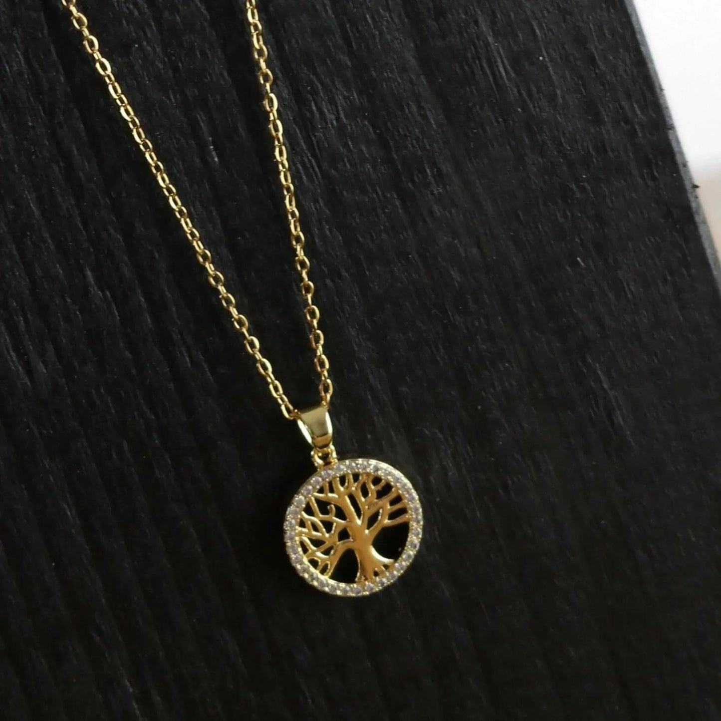 Love Tree of Life. Vandfast halskæde smykker. 18K guldbelagt. Unisex. Dansk Copenhagen