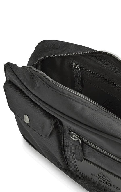 DarlaMBG Umhängetasche. Medium. Schwarz. 100 % recyceltes Polyester. Markberg