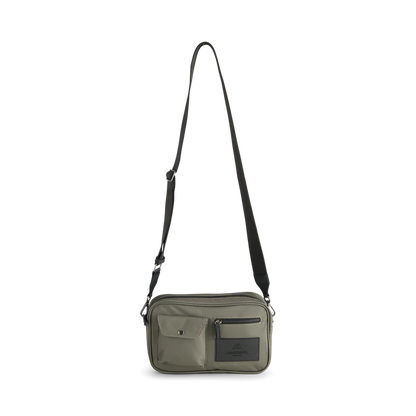 DarlaMBG crossbody vandafvisende taske. Medium. Grøn olive. 100% recycled polyester. Markberg