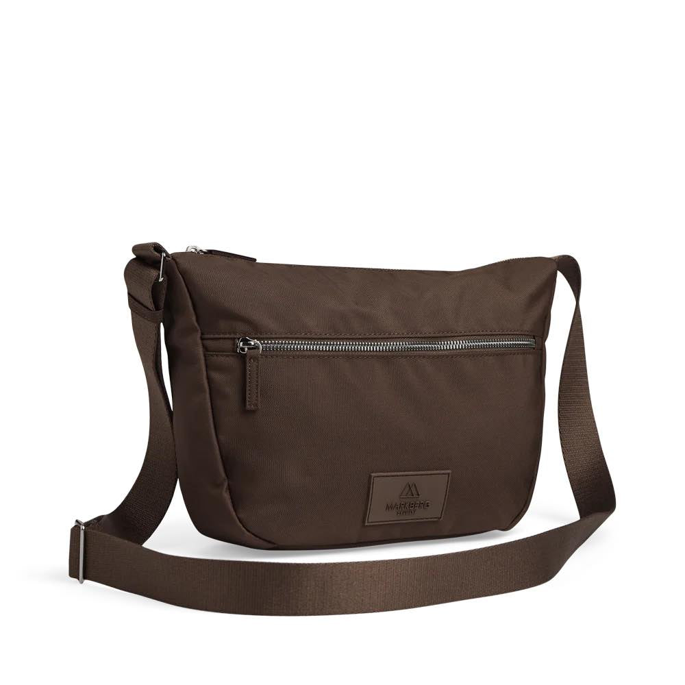 MonoMBG crossbody taske. Unisex. Mørk brun. Recycled polyester. Markberg