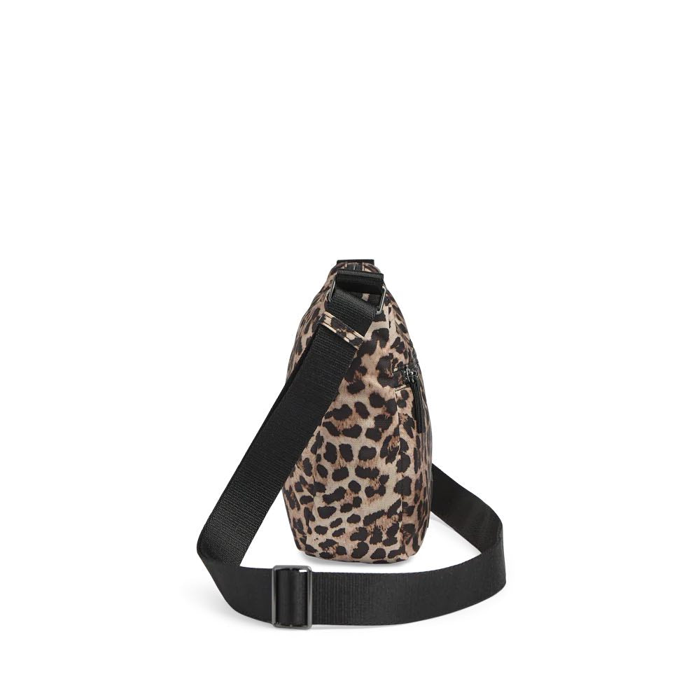 MonoMBG Crossbody taske. Leopard print. Recycled polyester. Markberg