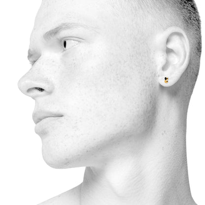 Sign Dotty Nano-Ohrringe für Sie und Ihn. Schwarz und Gold. Vergoldetes Sterlingsilber. Scherning Kopenhagen