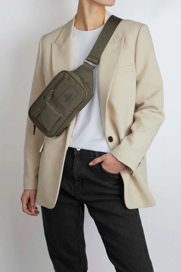 DarlaMBG belt bag for him and her. Unisex. Monochrome green olive. Markberg