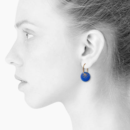 Flora øreringe stor creol. Royal Blue. Forgyldt sterling sølv. Scherning København