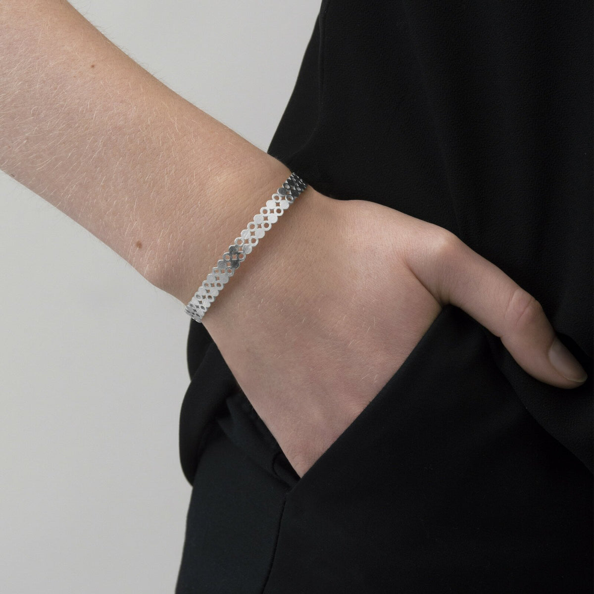 Theia Mini Dot Cuff bracelet. Silver plated. Danish Copenhagen